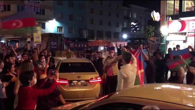 Ermenistan'ın Azerbaycan'a saldırısı Kadıköy'de protesto edildi